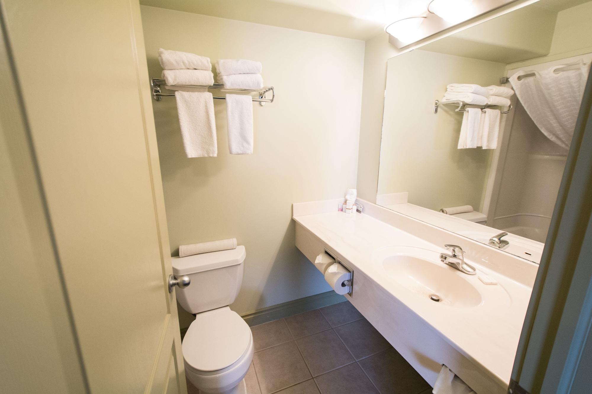 Nova Inn Peace River Экстерьер фото